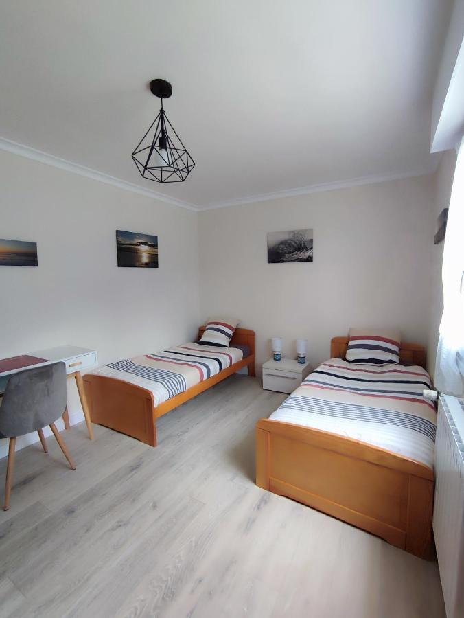 Maison Classee 3 Etoiles, Grand Jardin Clos Au Calme Proche Centre Ville, 10 Min Des Plages Pont-lʼAbbé Exterior foto
